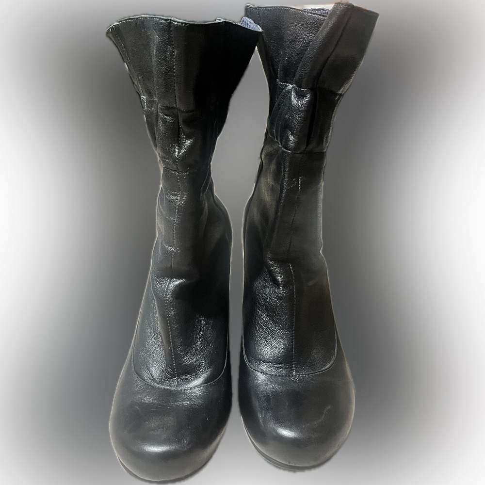 Tsubo Black Heeled Boots for Women